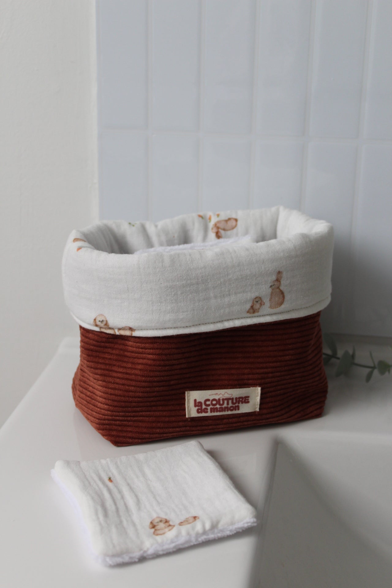 Panier de rangement + 5 cotons lavables lapins