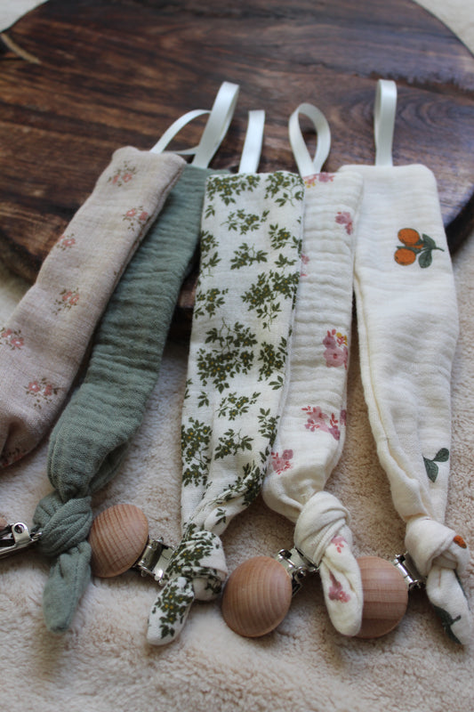 Attache tétine sans broderie (plusieurs choix de tissus)