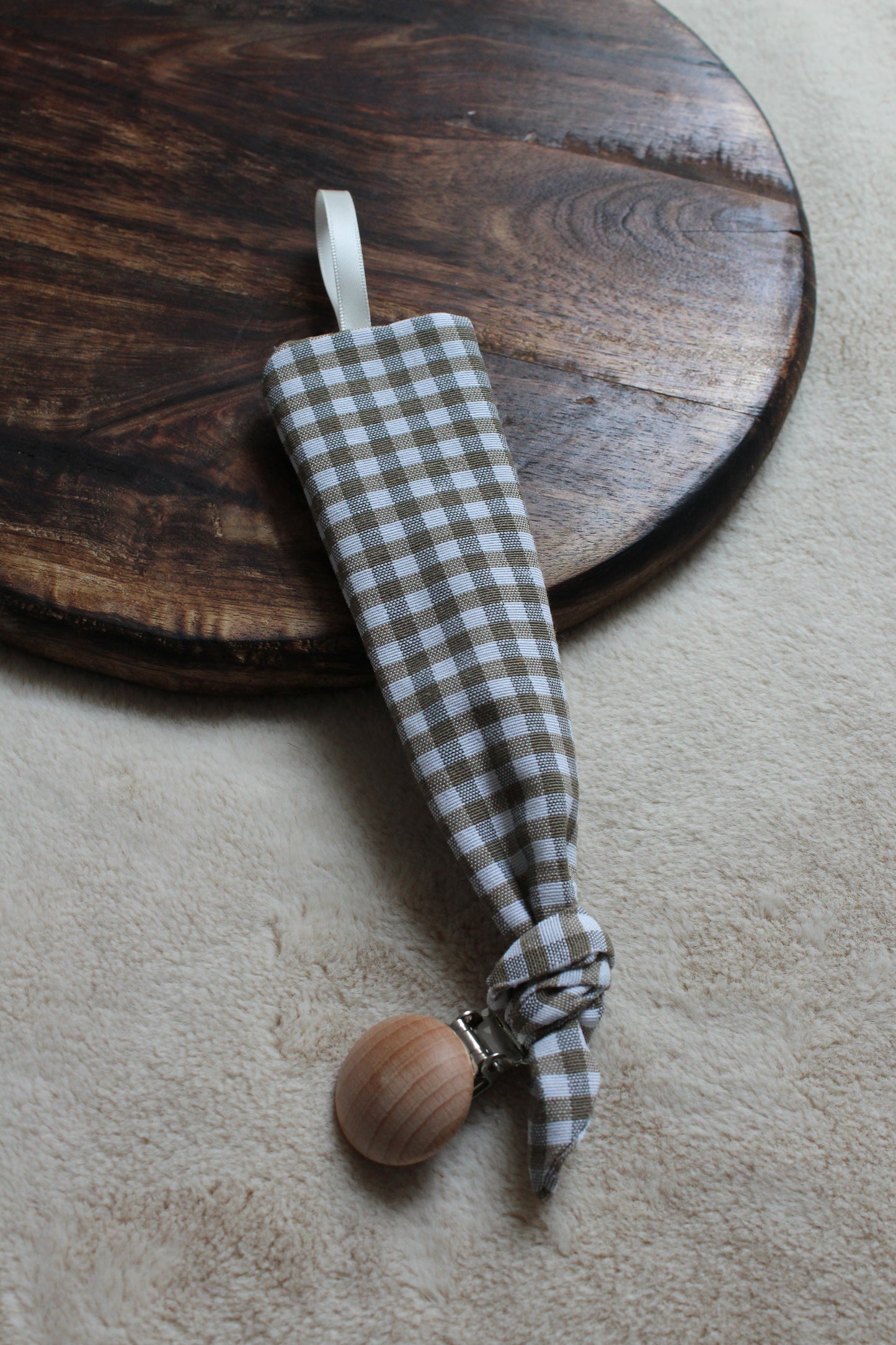 Attache tétine avec broderie (plusieurs choix de tissus)