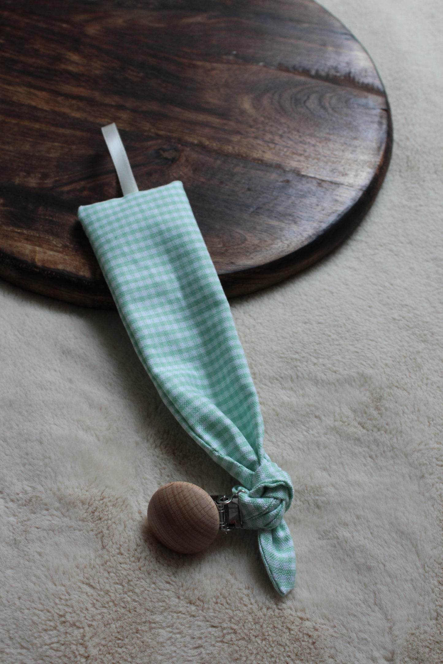 Attache tétine avec broderie (plusieurs choix de tissus)