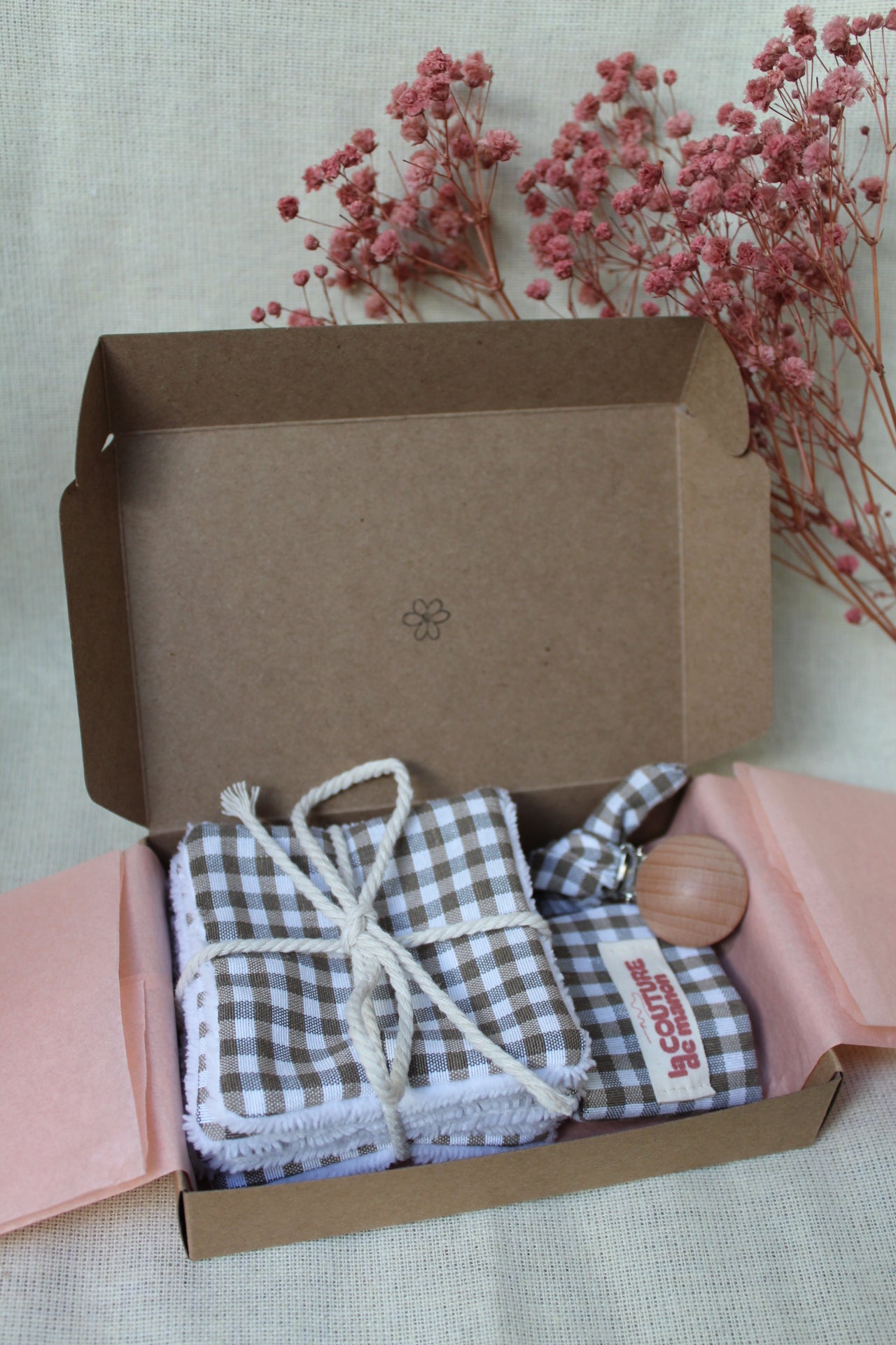 Coffret cadeau cotons lavables + attache tétine