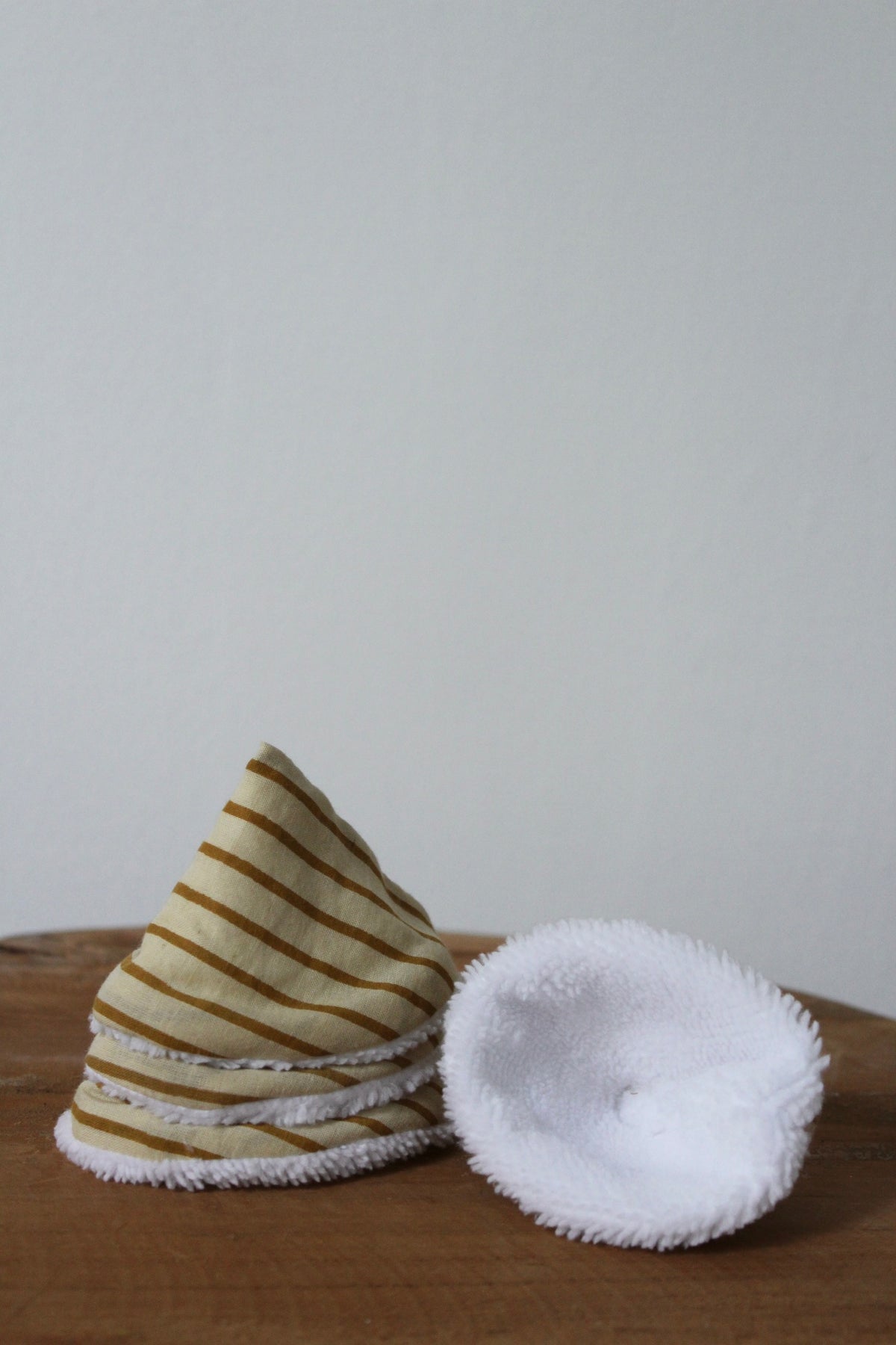 Lot de 4 tipis à pipi rayés jaunes