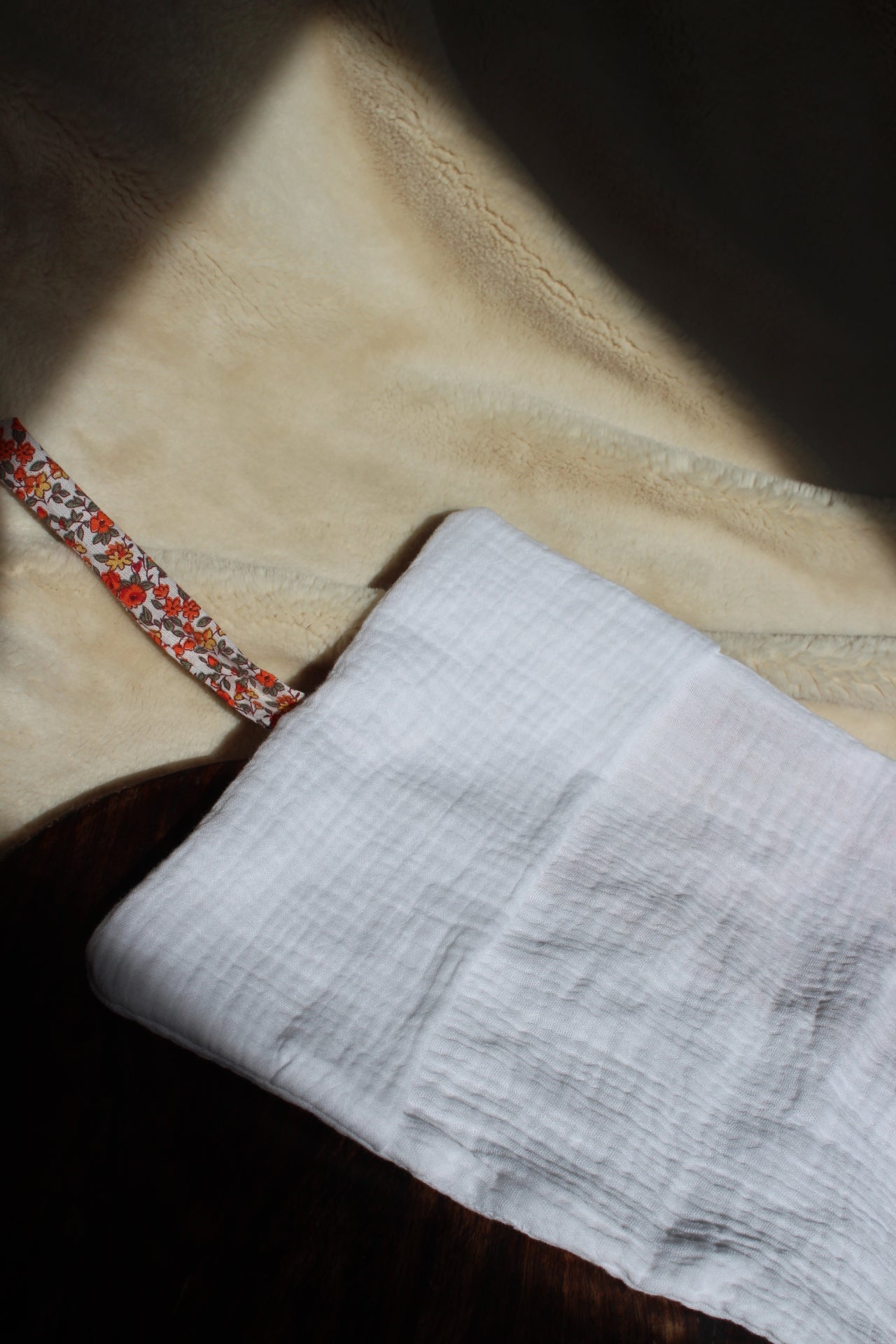 Protège-carnet de santé avec broderie