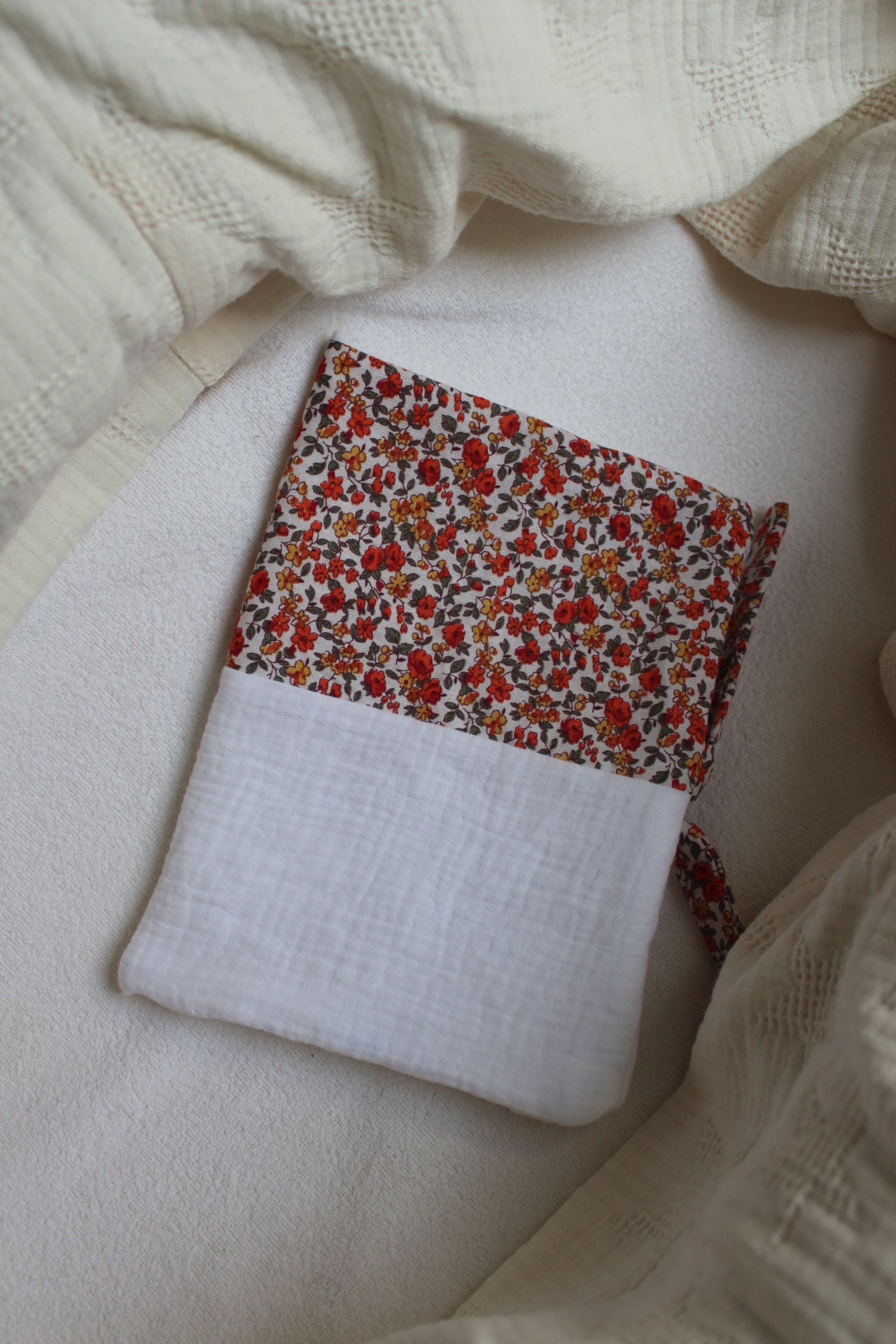 Protège-carnet de santé avec broderie