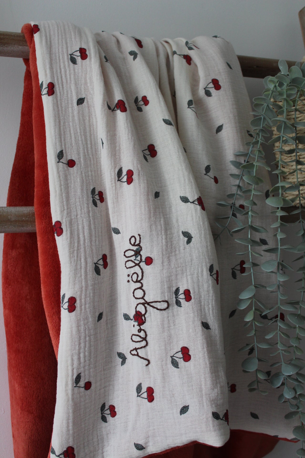 Couverture personnalisée avec broderie (plusieurs choix de tissus)