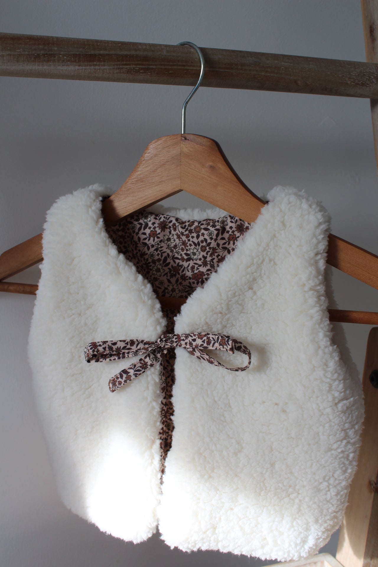 Gilet sans manches réversible beige enfant