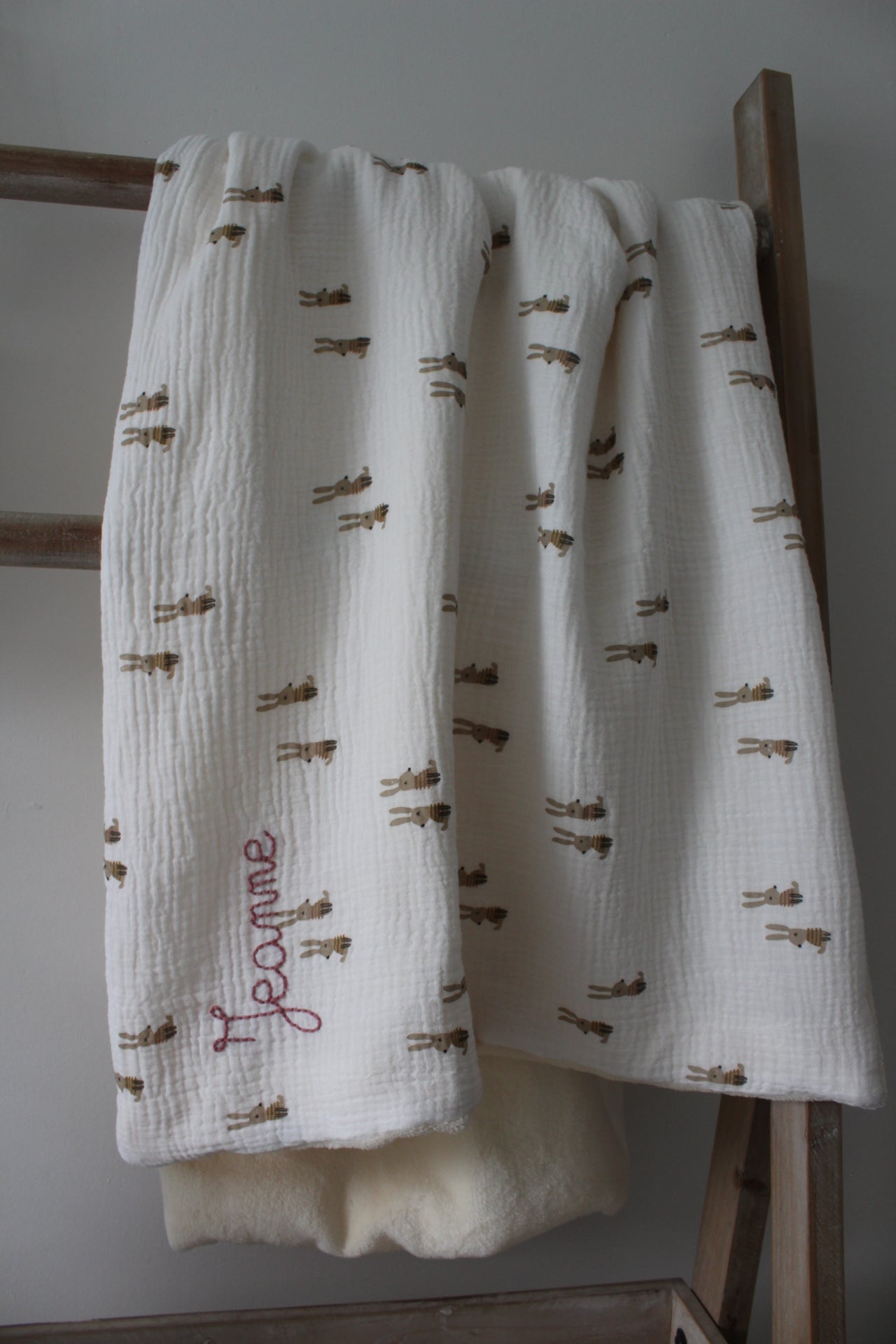 Couverture personnalisée avec broderie (plusieurs choix de tissus)