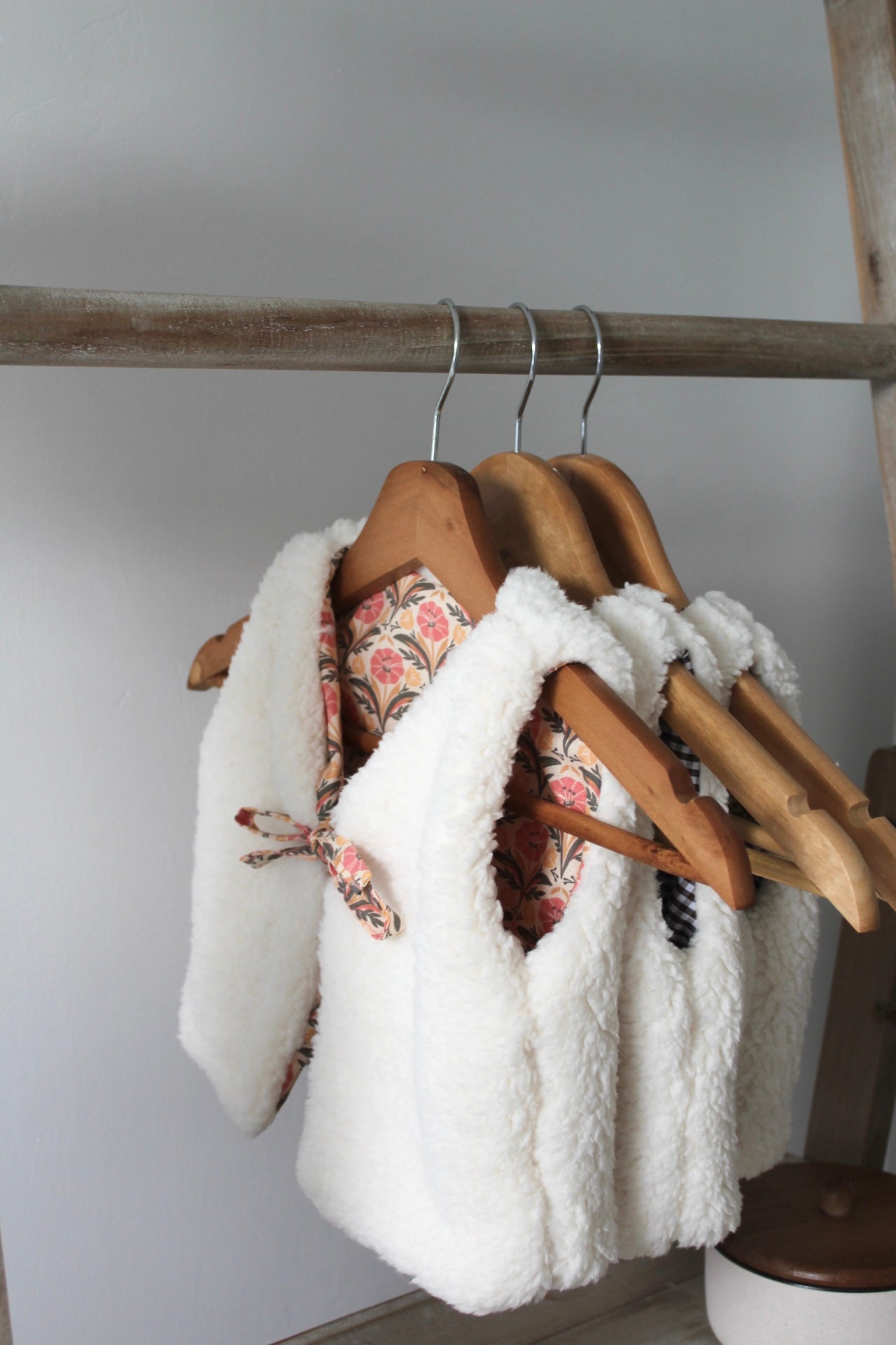 Gilet sans manches réversible beige enfant