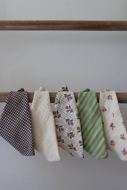 Bavoir bandana à personnaliser (choix des tissus)