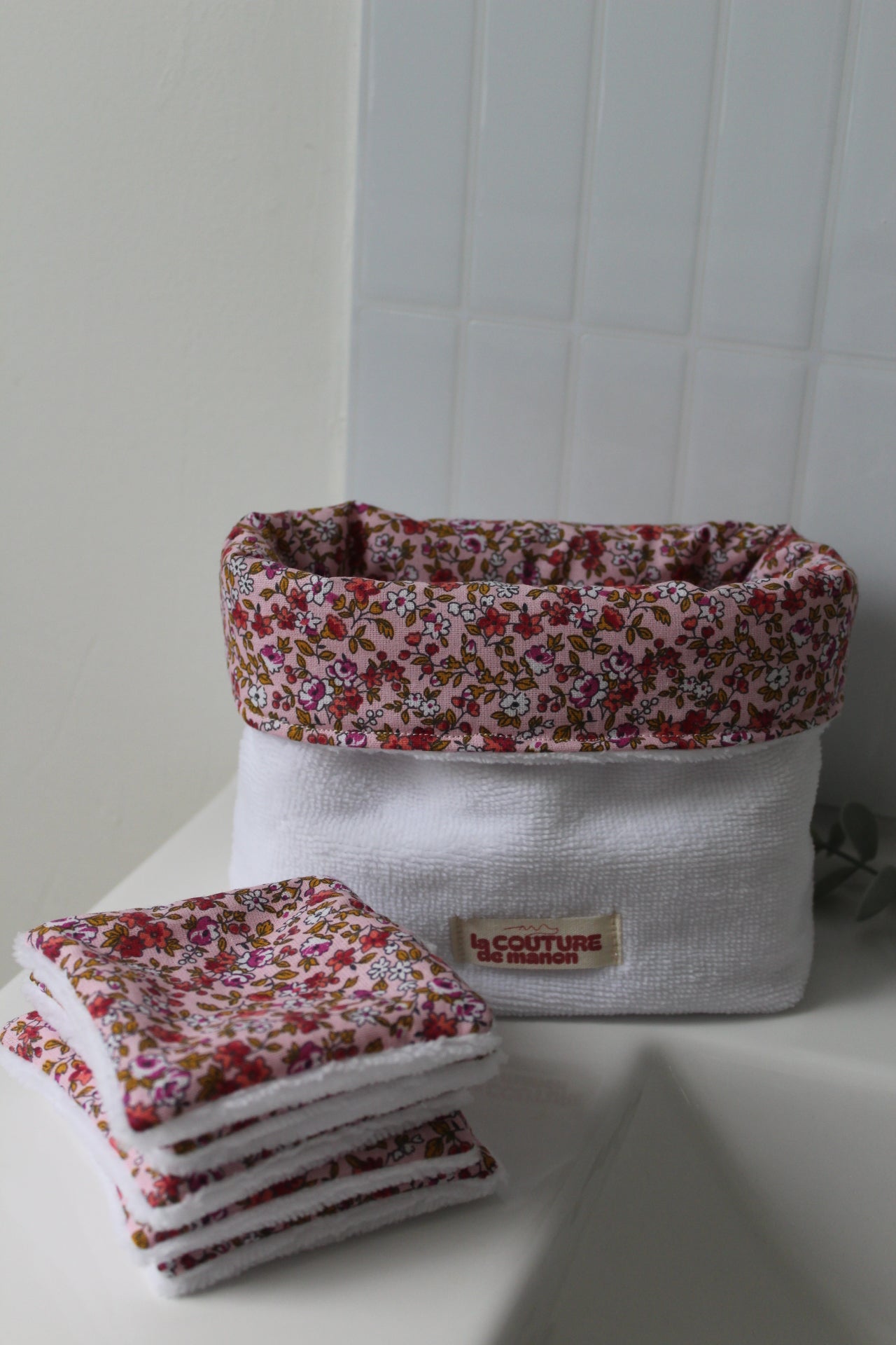 Panier de rangement + 5 cotons lavables roses