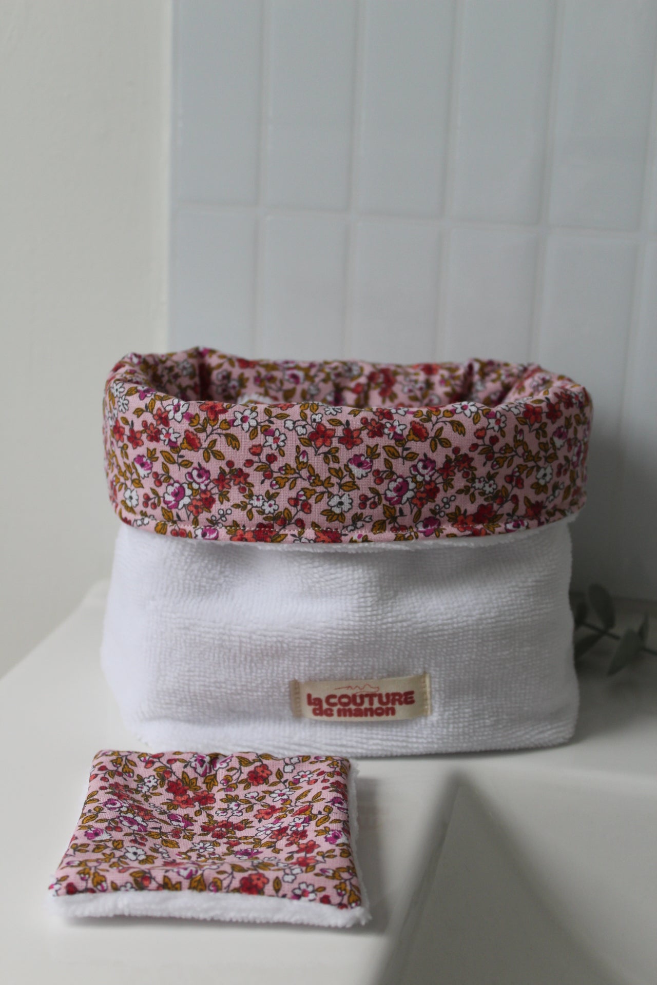 Panier de rangement + 5 cotons lavables roses