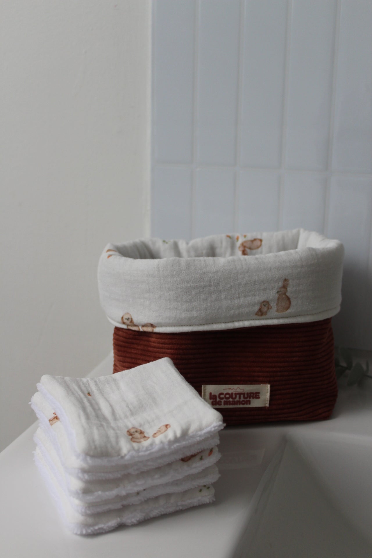 Panier de rangement + 5 cotons lavables lapins